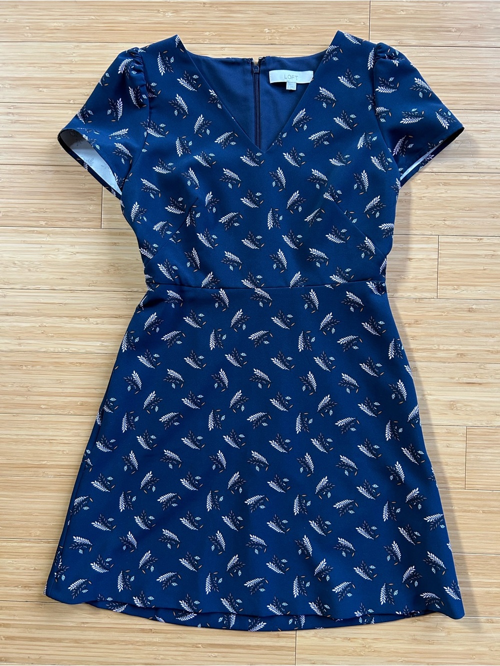 LOFT Navy V-Neck Short Sleeve Dress with White Feather Print